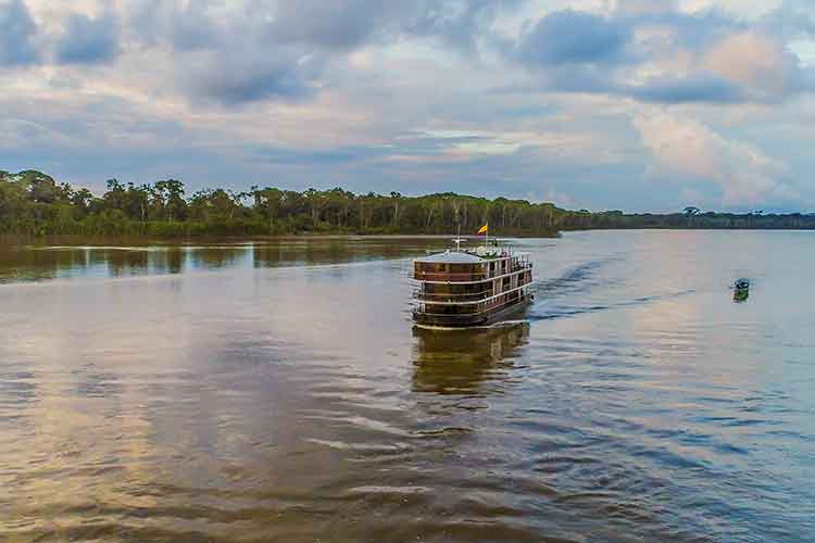 Manattee Amazon Explorer, Amazon river cruise